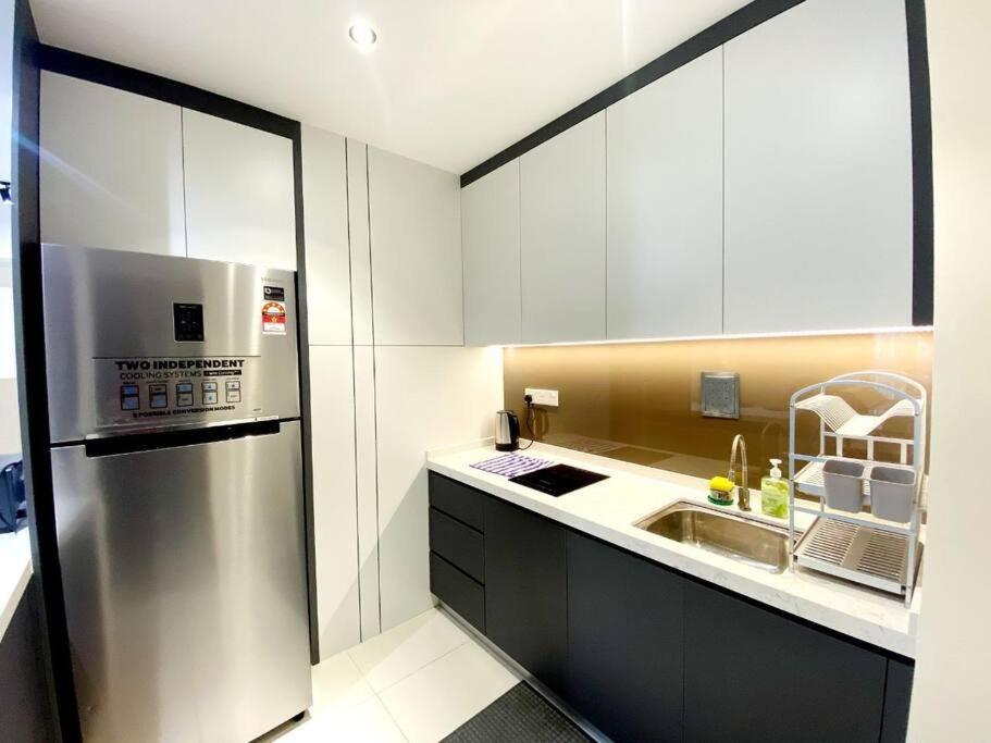 2br 2ba In The Heart Of Kl, Regalia *